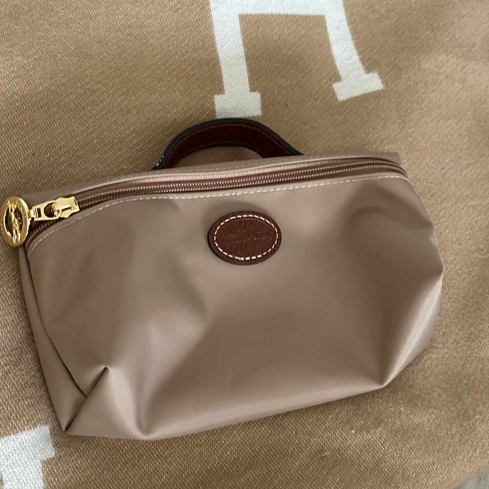 La pilage pouchette. Longchamp